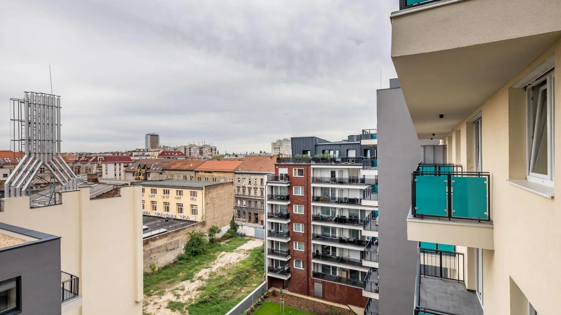 Central - Balcony - New - Comfy Budapest